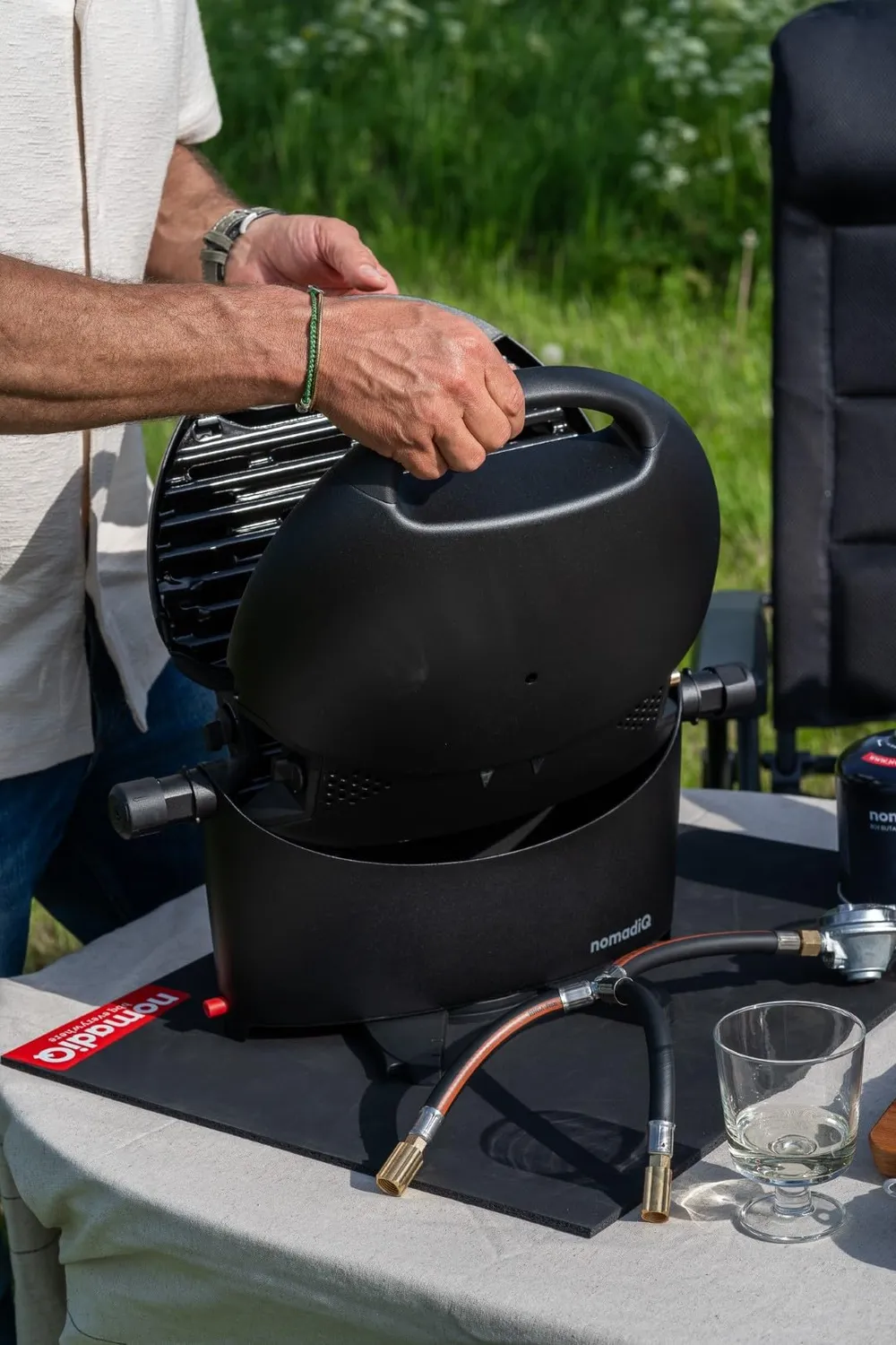 NomadiQ BBQ 3.0 Tischgrill Gas Schwarz 2 Brenner 5,6 kg